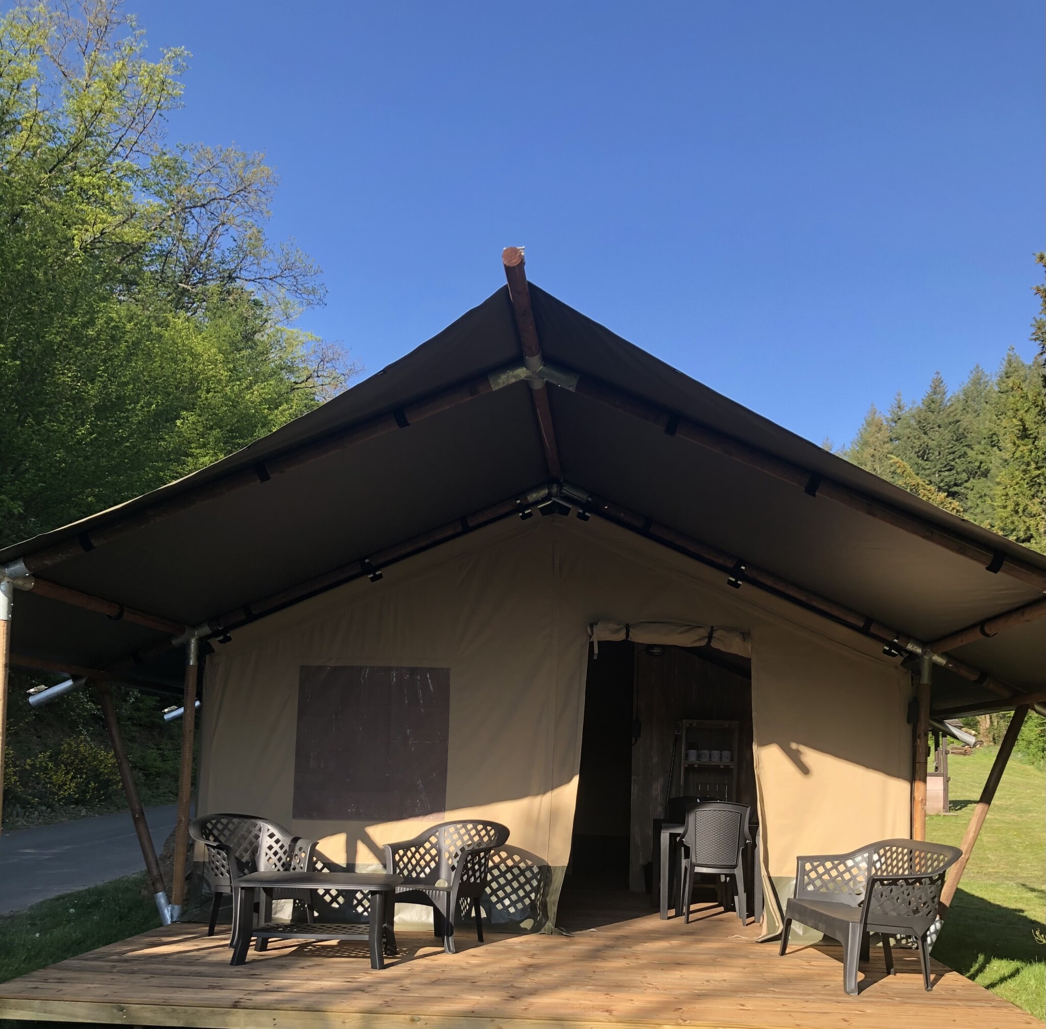 Camping Bockenauer Suisse - Tente Safari 4 personnes incluant sanitaires