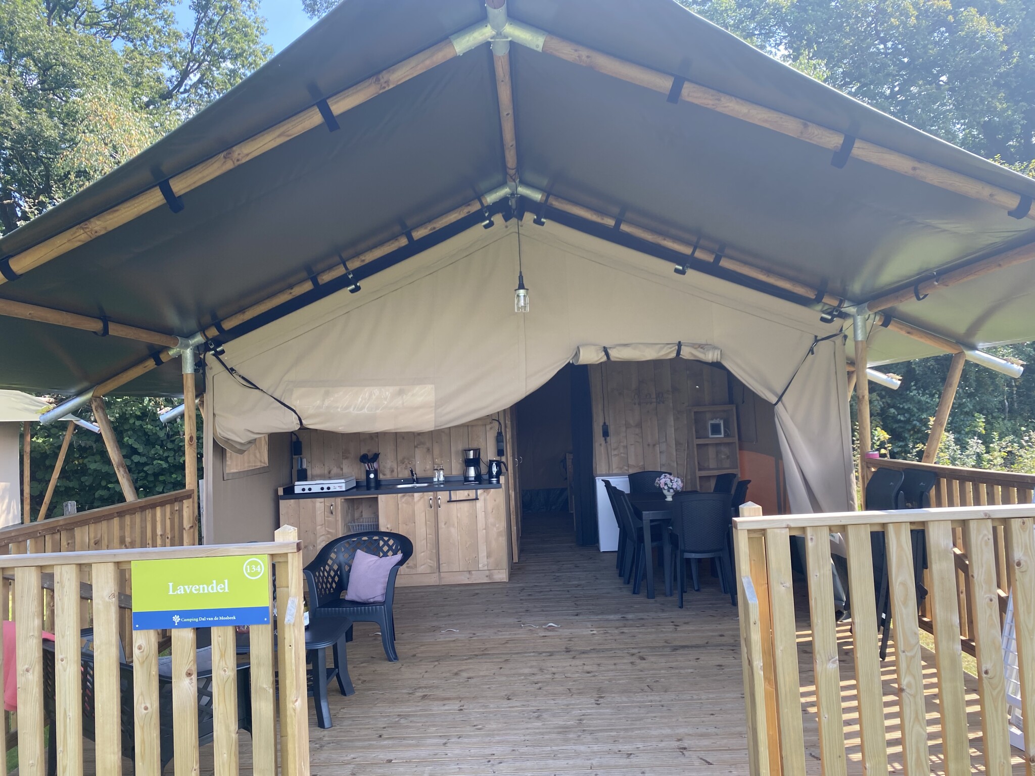 Camping Dal van de Mosbeek - Safaritent voor 5 personen incl. sanitair