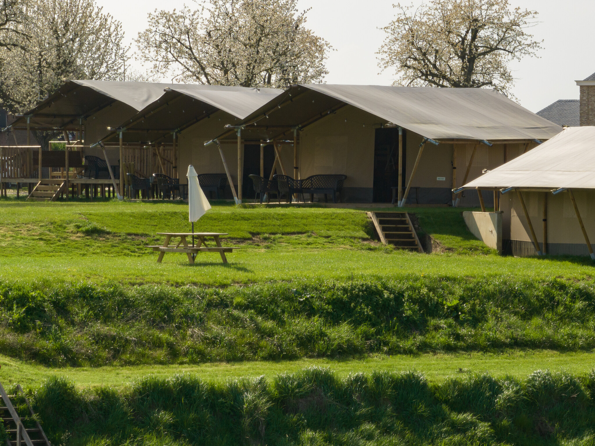 Camping de Boomgaard - Safari tent 6 persons (standard Maaszicht)