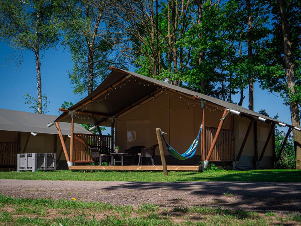 Camping de Tolbrug - Safari tent for 4 people including sanitary facilities