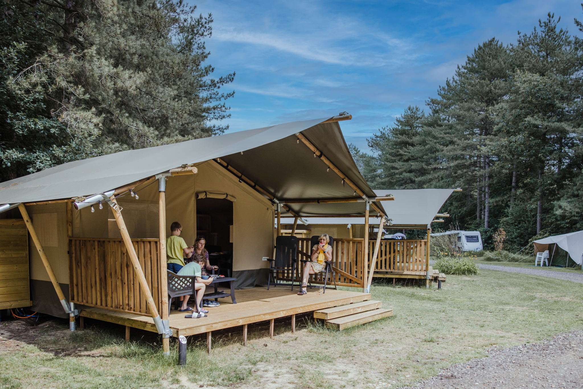 Camping Siësta - Safaritent voor 4 personen incl. sanitair