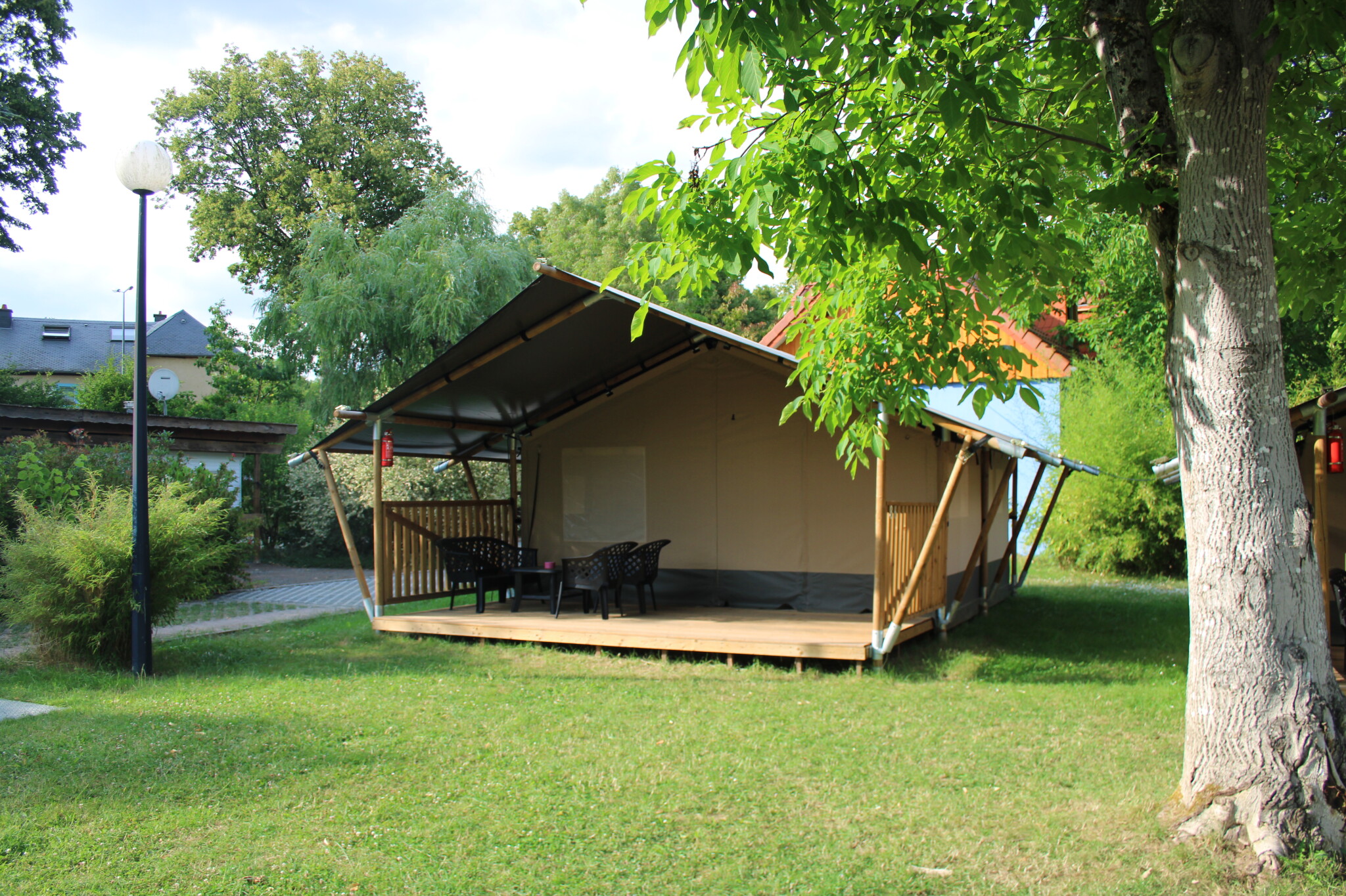 Camping Vallee de L'Our - Tente Safari 6 personnes avec sanitaires