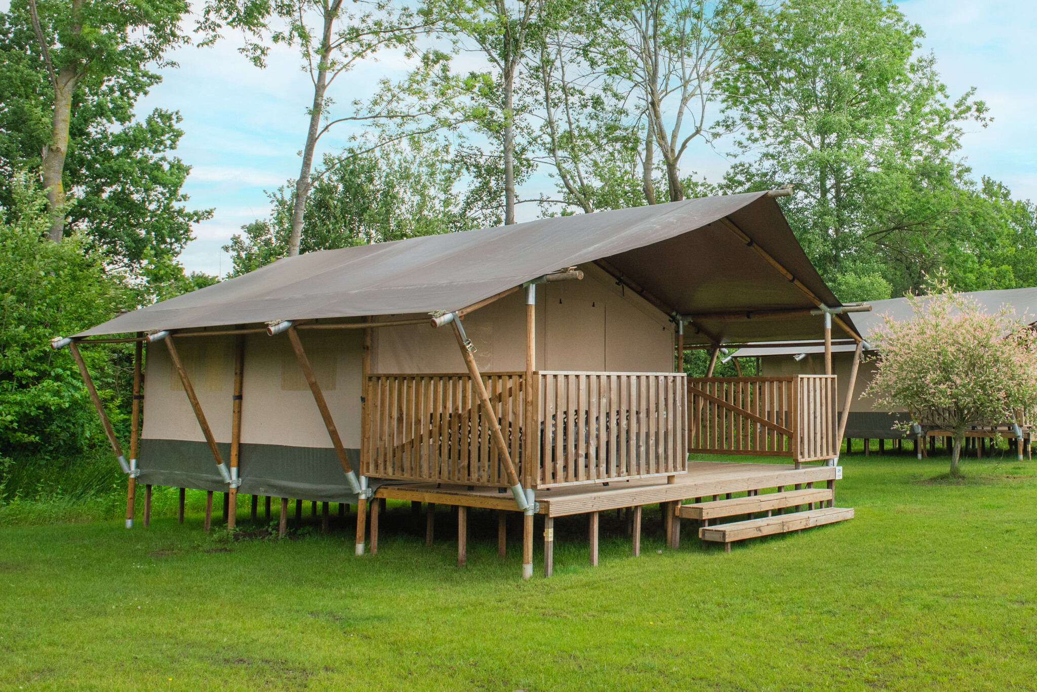Camping de Rammelbeek - Safaritent 4 personen incl. sanitair