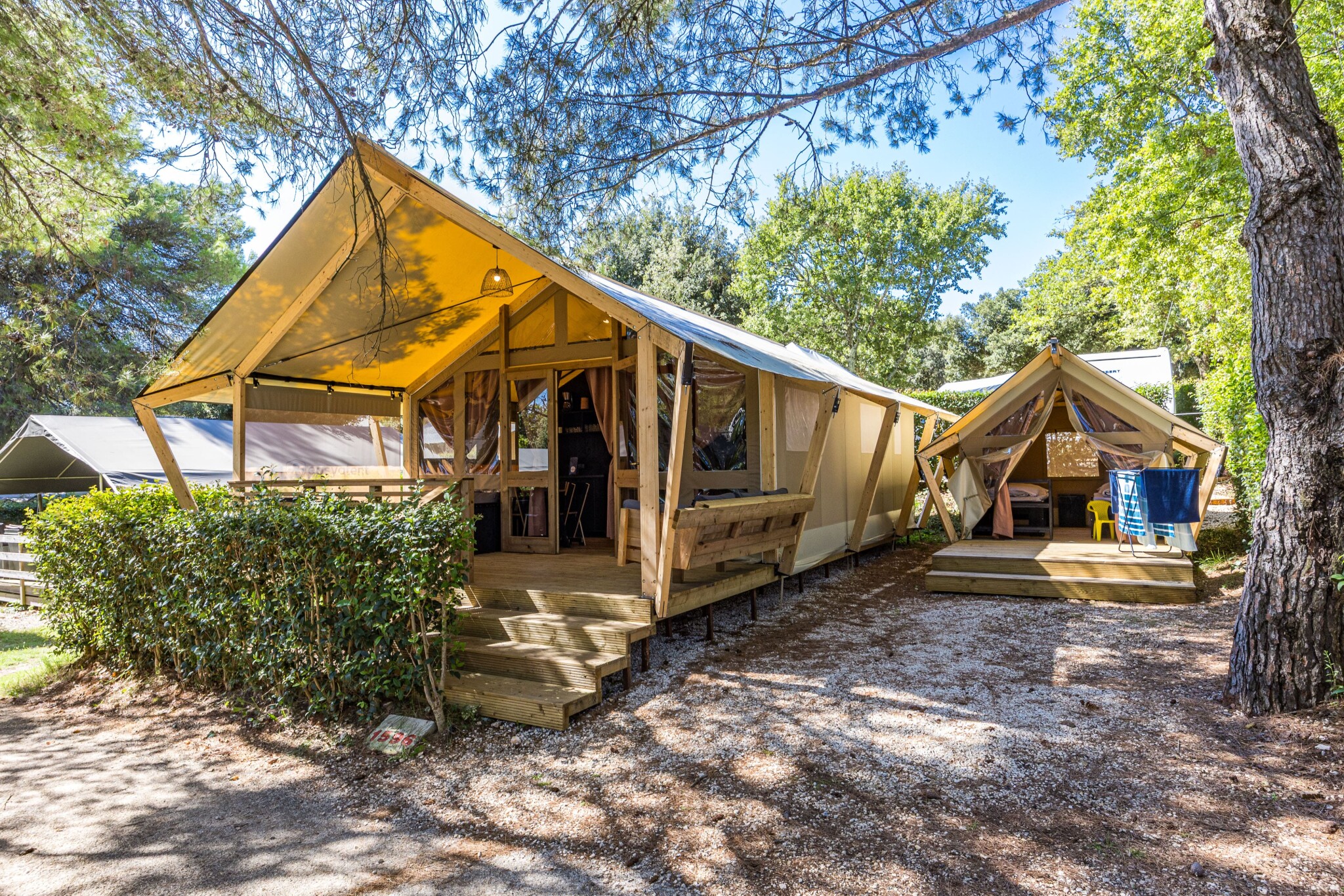 Valkanela - Safari tent Bella Vista + sanitary + air conditioning (8P)