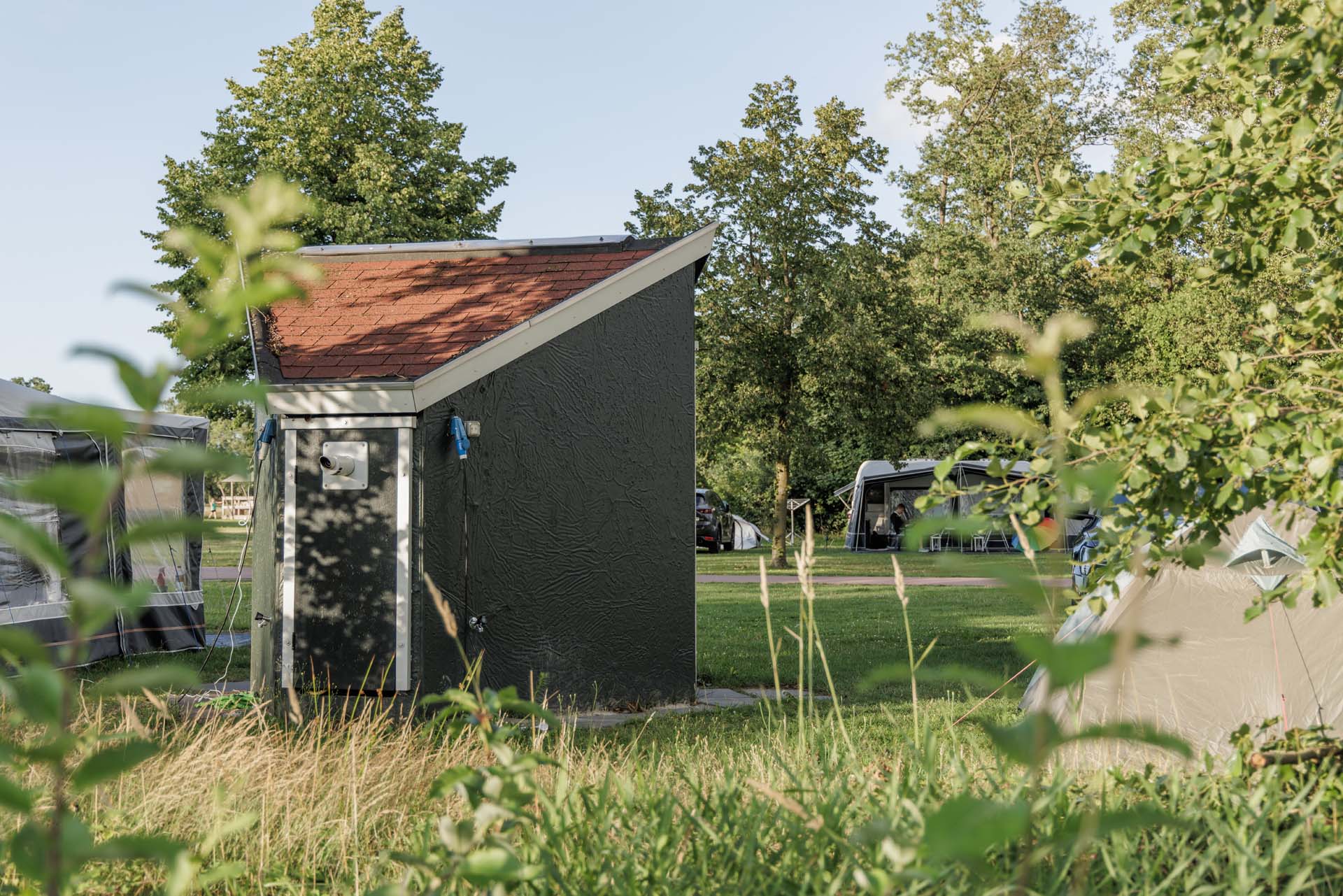 Basic private sanitary